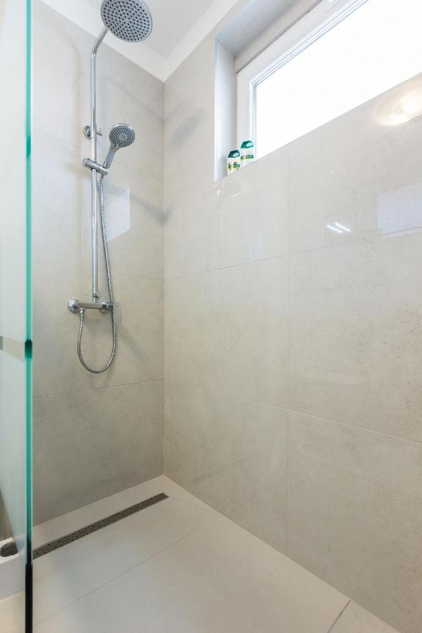 Petra Modern Apartment With Free Parking And Bbq Zadar Exterior photo