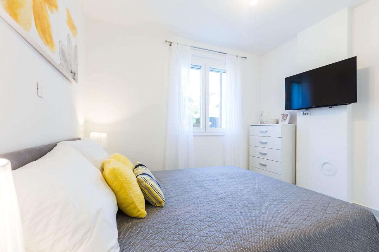 Petra Modern Apartment With Free Parking And Bbq Zadar Exterior photo