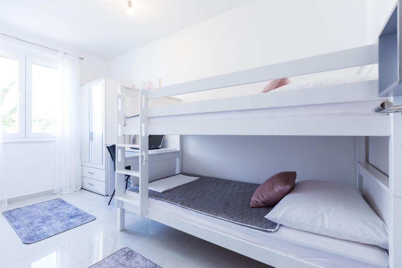 Petra Modern Apartment With Free Parking And Bbq Zadar Exterior photo
