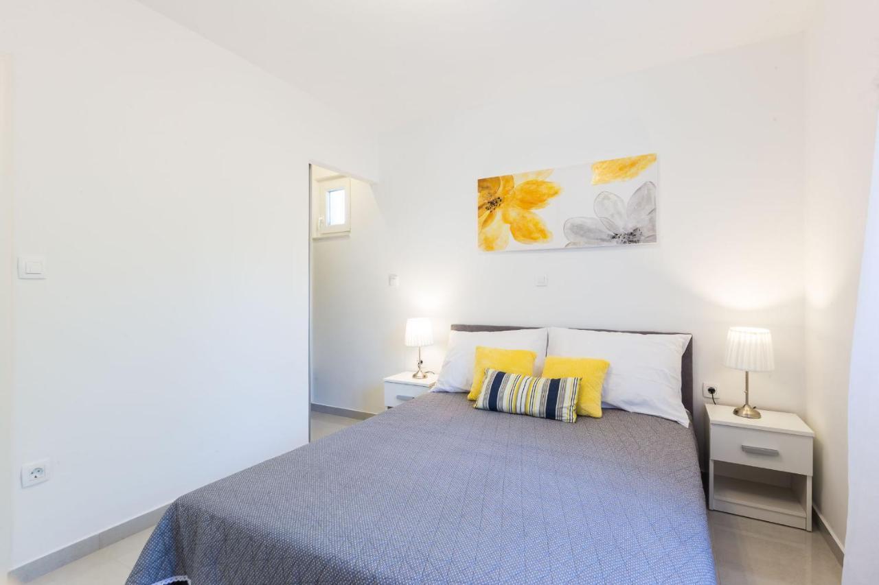 Petra Modern Apartment With Free Parking And Bbq Zadar Exterior photo